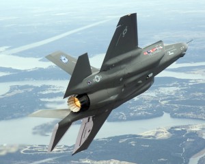 AIR_F-35_Left_Wingover_Rear_View_lg