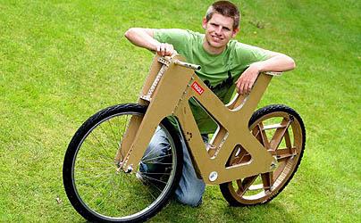 bicicletta di cartone